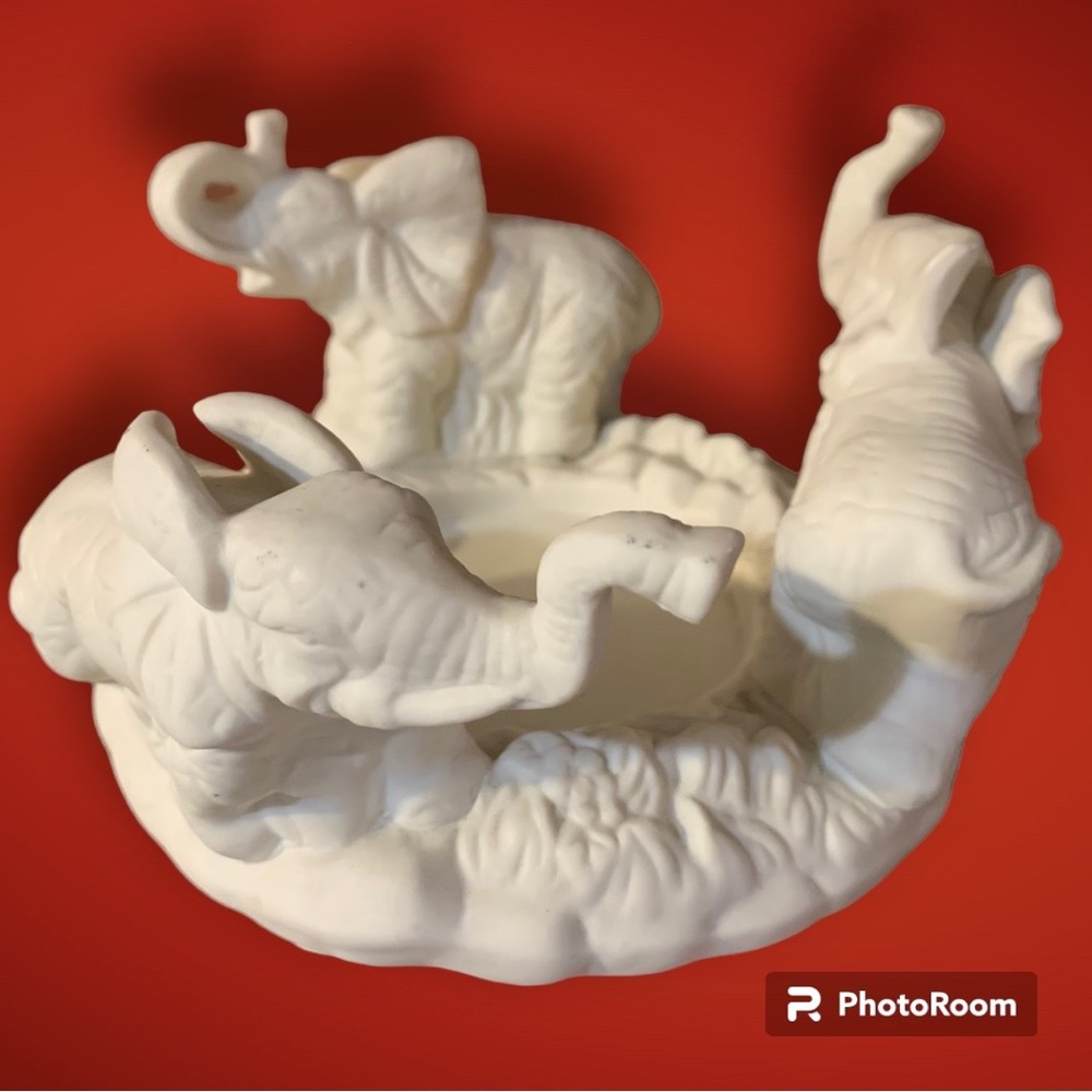 SALE!! Circle of friends elephant candle holder 3 different trunks